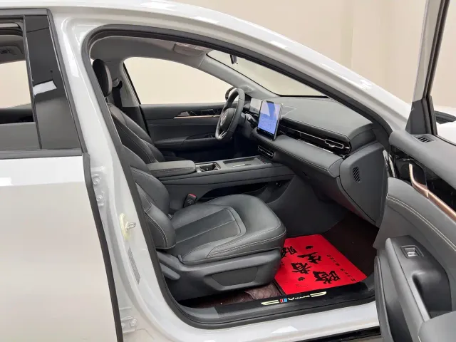 Wuling Starlight — Фото автомобиля 29