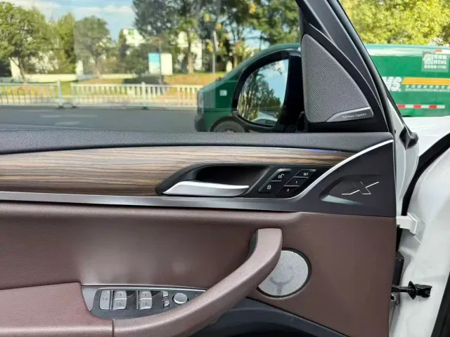 BMW X3 — Фото автомобиля 14