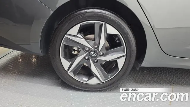 Hyundai AVANTE Avante (CN7) — Фото автомобиля 3