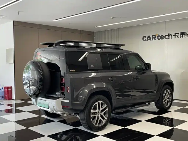 Land Rover Defender — Фото автомобиля 5