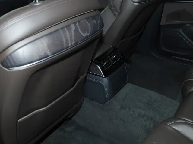 Audi A8 — Фото автомобиля 24
