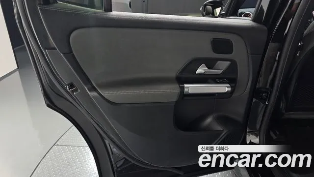Mercedes-Benz EQB — Фото автомобиля 24