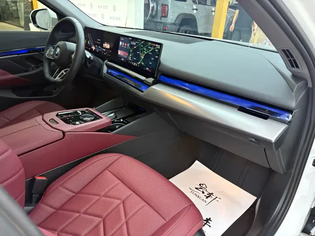 BMW 5 Series — Фото автомобиля 22
