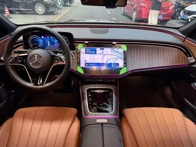 Mercedes-Benz E-Class — Фото автомобиля 4
