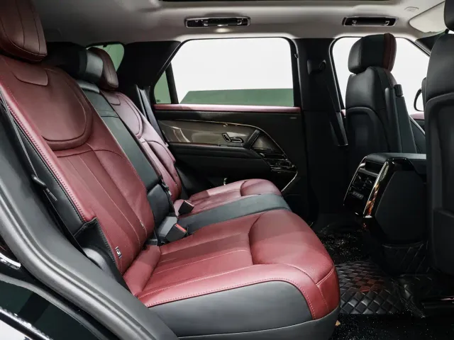 Land Rover Range Rover Sport — Фото автомобиля 11