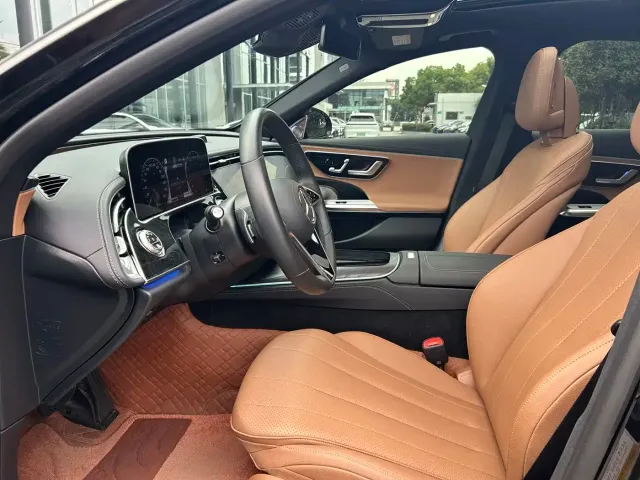 Mercedes-Benz E-Class — Фото автомобиля 10