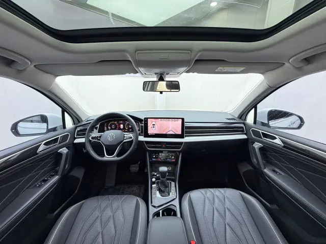 Volkswagen Tiguan L — Фото автомобиля 17
