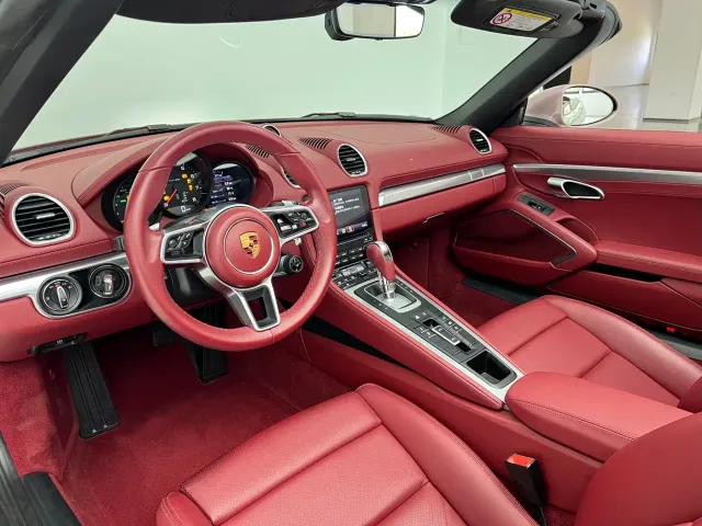 Porsche 718 — Фото автомобиля 12