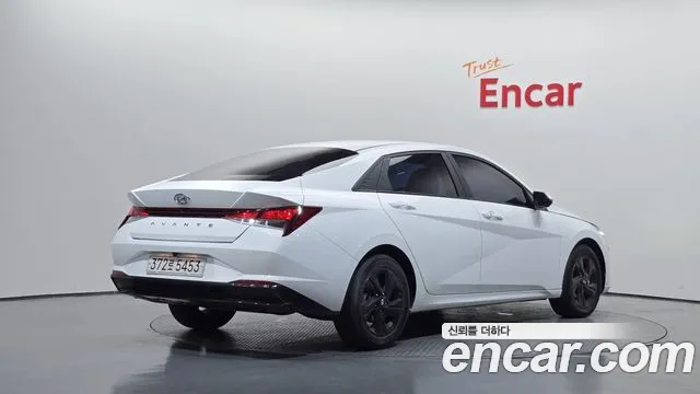 Hyundai Avante CN7 — Фото автомобиля 2