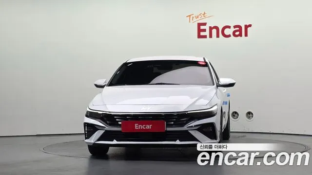 Hyundai Avante CN7 — Фото автомобиля 3