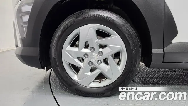Hyundai Kona — Фото автомобиля 5