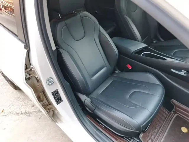 Hyundai Elantra — Фото автомобиля 24