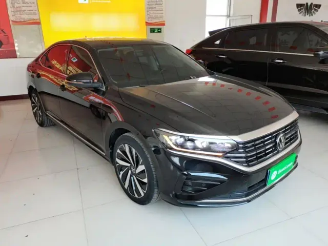 Volkswagen Passat — Фото автомобиля 3