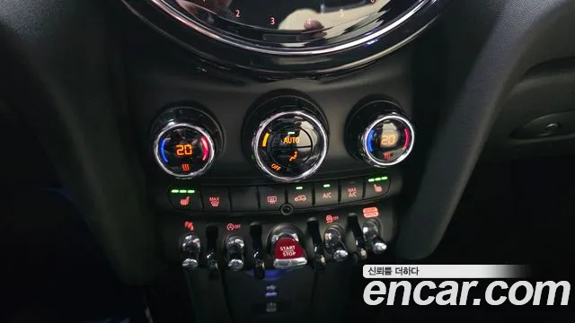 Mini Cooper Convertible — Фото автомобиля 16