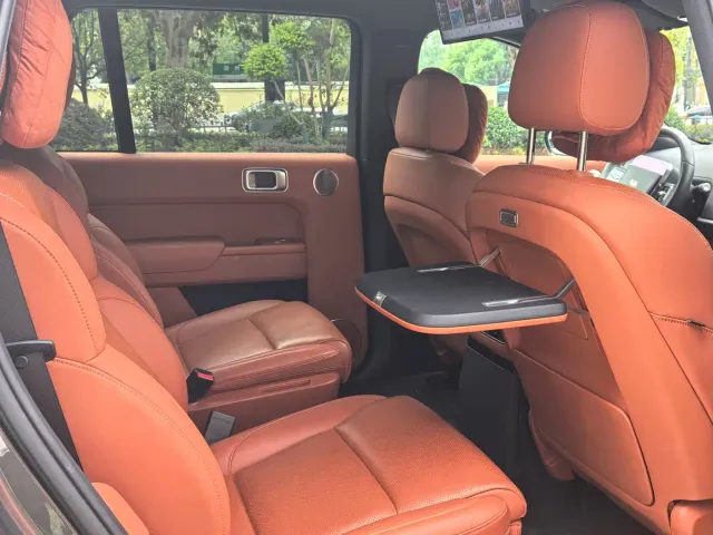 Li Auto L9 — Фото автомобиля 7