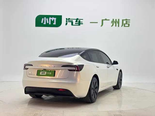 Tesla Model 3 — Фото автомобиля 6