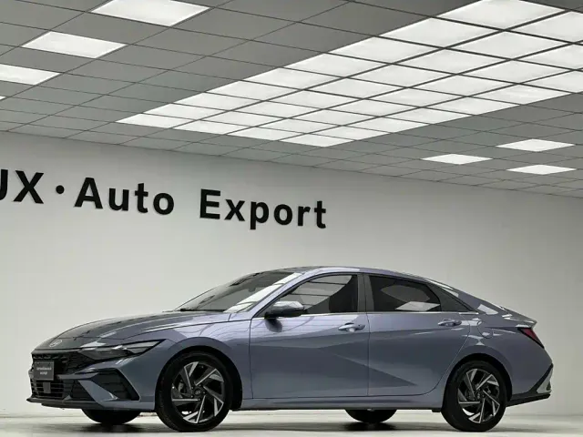 Hyundai Elantra — Фото автомобиля 25