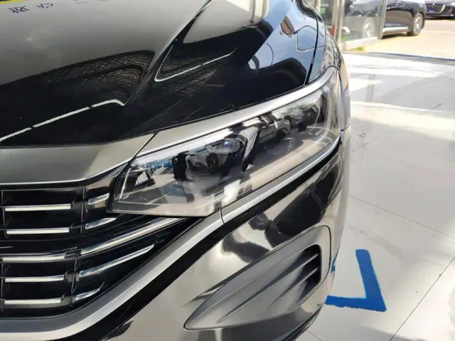 Volkswagen Passat — Фото автомобиля 5