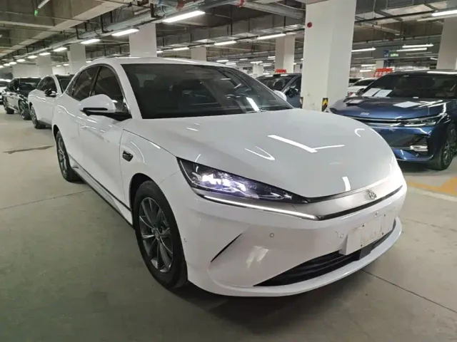 BYD Qin L — Фото автомобиля 3