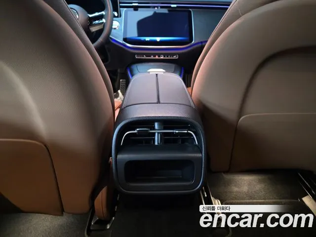 Mercedes-Benz E-Class — Фото автомобиля 12
