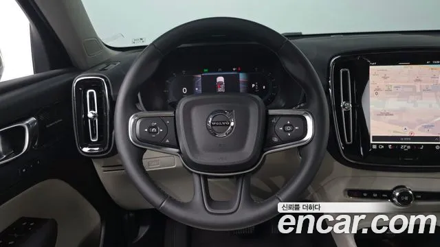 Вольво XC40 B4 Ultra Bright — Фото автомобиля 14