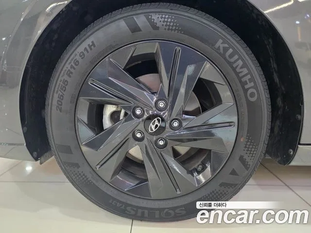Hyundai AVANTE Avante (CN7) — Фото автомобиля 15