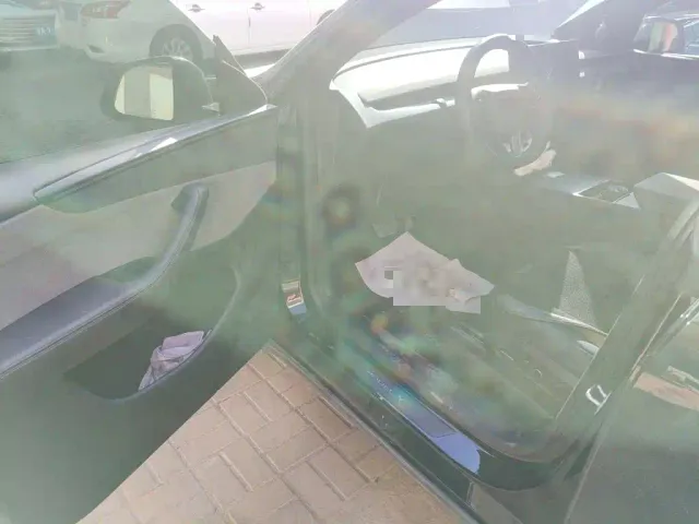 Tesla Model Y — Фото автомобиля 12