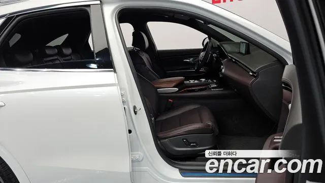 Genesis GV70 2.5T Бензин AWD — Фото автомобиля 23