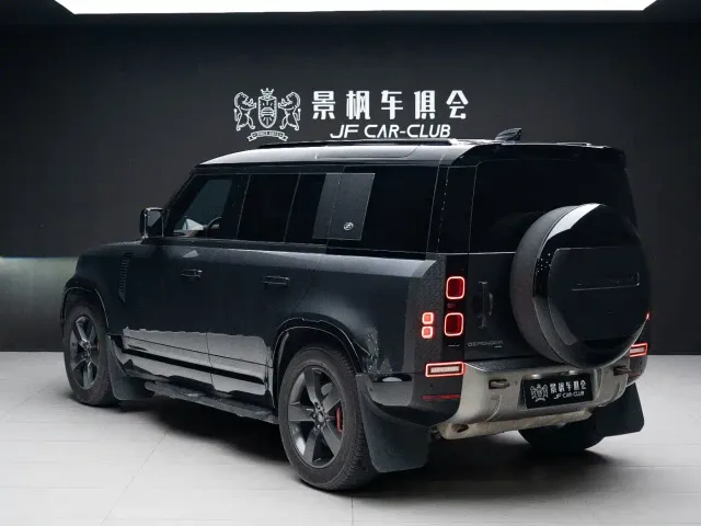 Land Rover Defender — Фото автомобиля 4