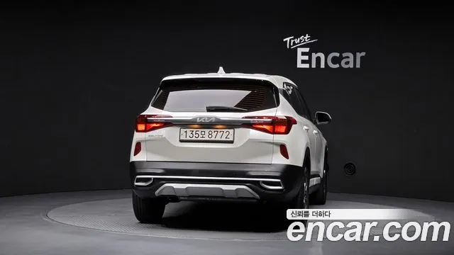 Kia Seltos — Фото автомобиля 4