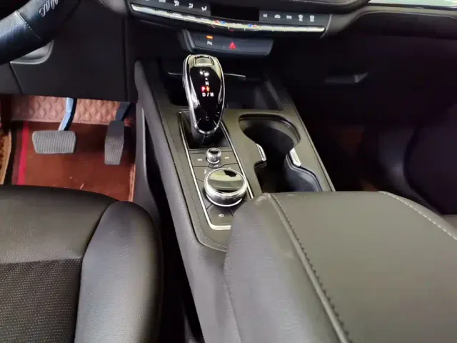 Cadillac XT4 — Фото автомобиля 13