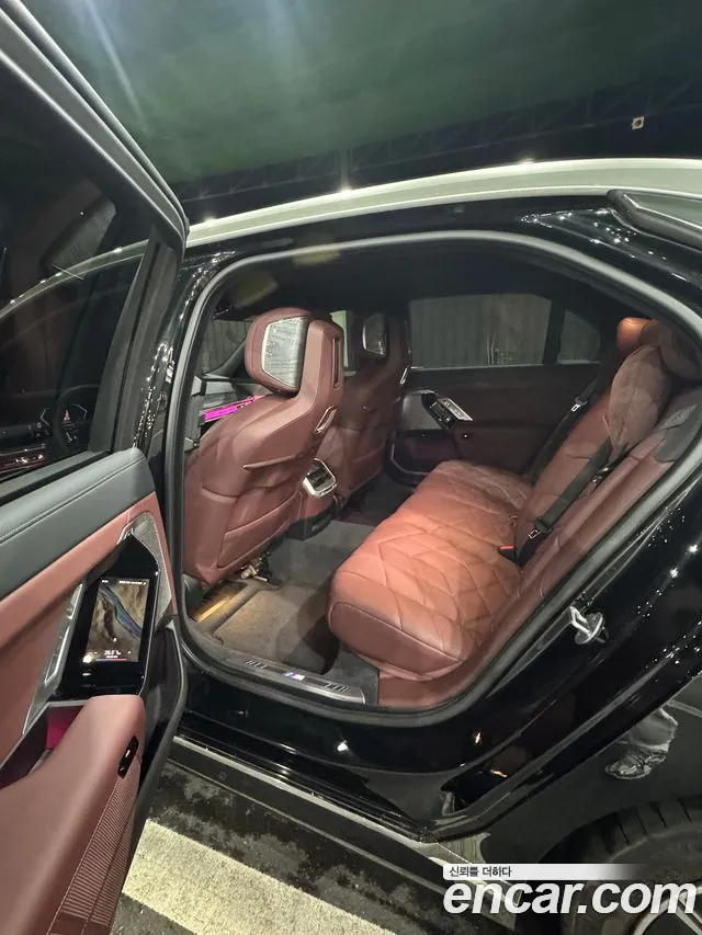 BMW 7 Series G70 — Фото автомобиля 8