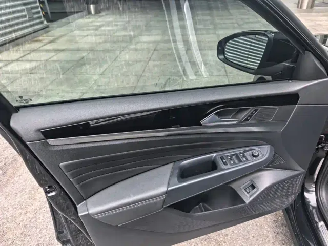 Volkswagen Passat — Фото автомобиля 11