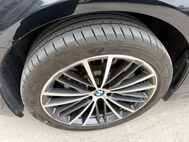 BMW 5 Series — Фото автомобиля 5