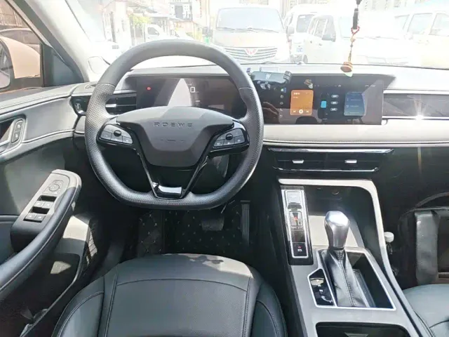 Roewe i5 — Фото автомобиля 12