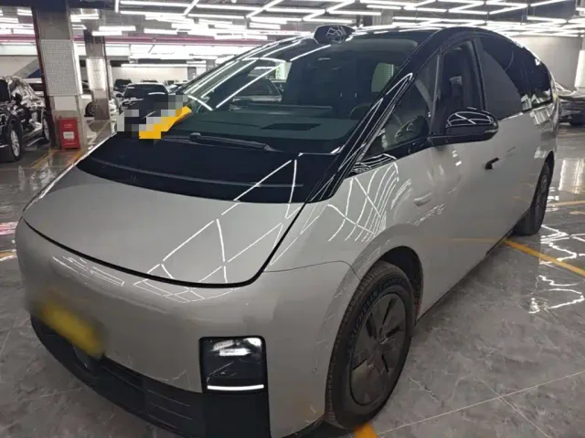Фотография автомобиля — Li Auto MEGA