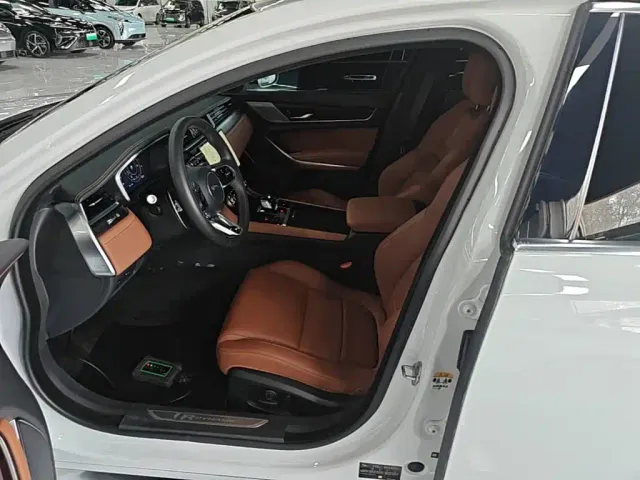 Jaguar XFL — Фото автомобиля 15