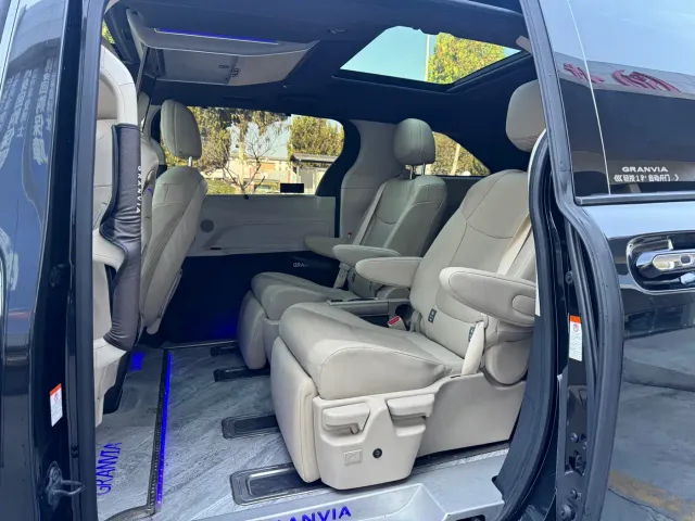 Toyota Granvia — Фото автомобиля 8