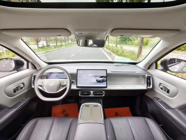 Leapmotor B10 — Фото автомобиля 7