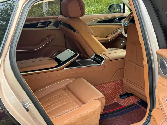 Hongqi H9 — Фото автомобиля 16
