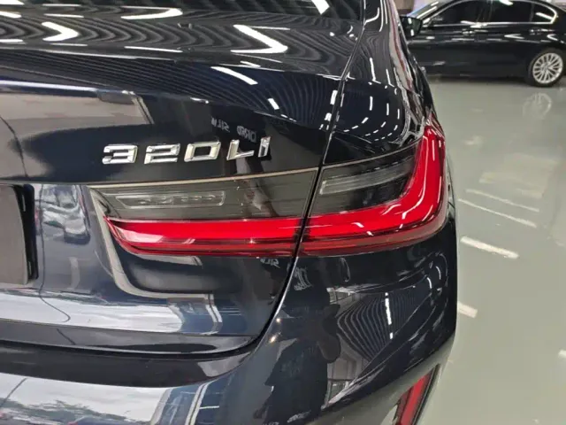 BMW 3 Series — Фото автомобиля 23