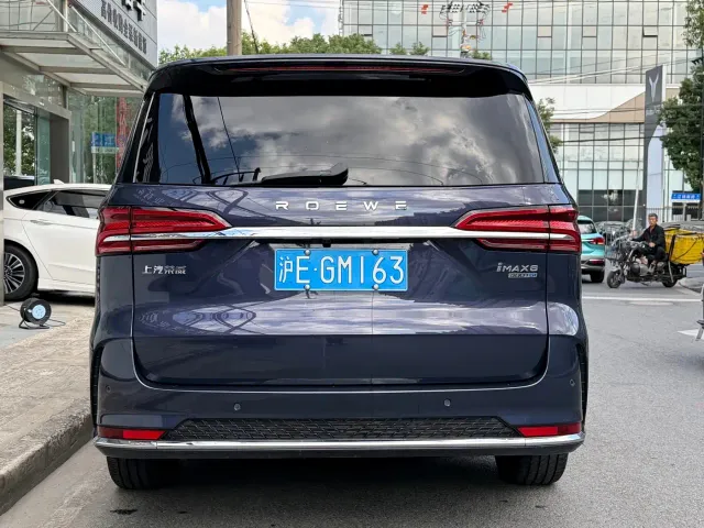 Roewe iMAX8 — Фото автомобиля 4