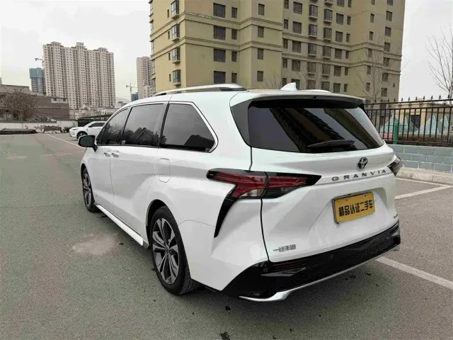 Toyota Granvia — Фото автомобиля 18