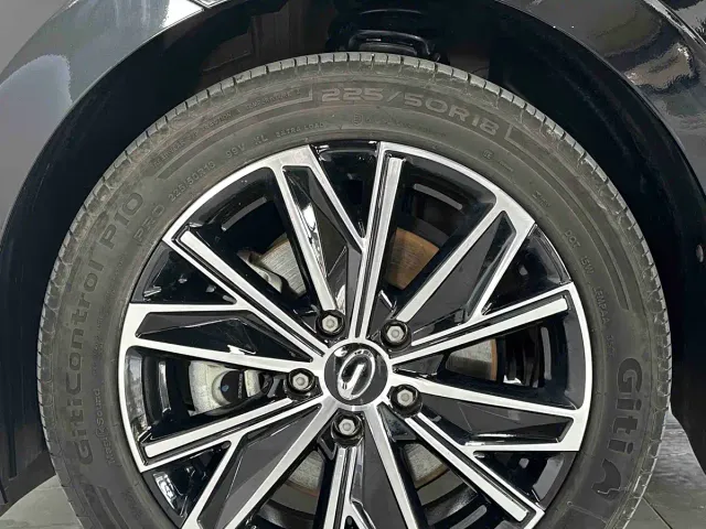 GAC Trumpchi E8 — Фото автомобиля 28