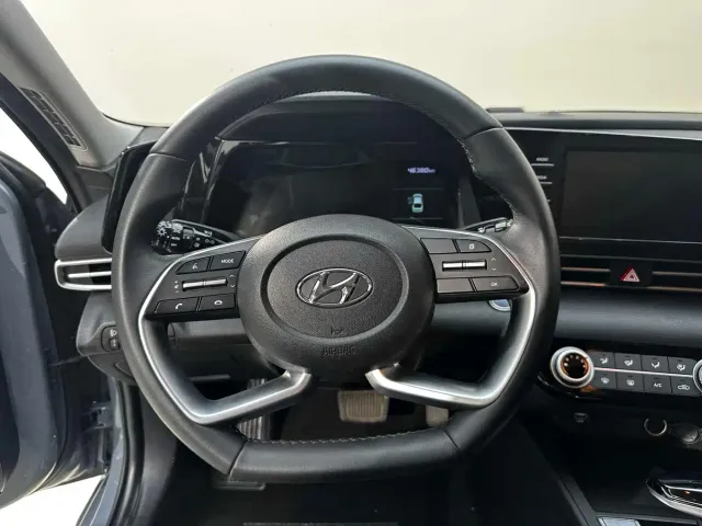 Hyundai Elantra — Фото автомобиля 13