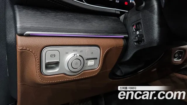 Mercedes-Benz GLE-Class — Фото автомобиля 13