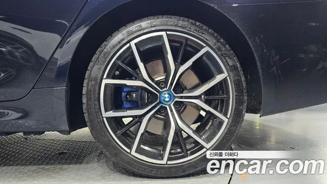 BMW 5 Series — Фото автомобиля 6