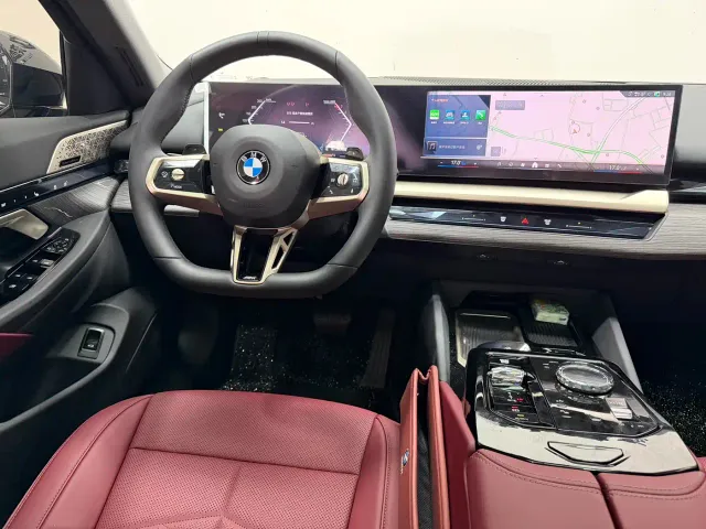 BMW 5 Series — Фото автомобиля 10