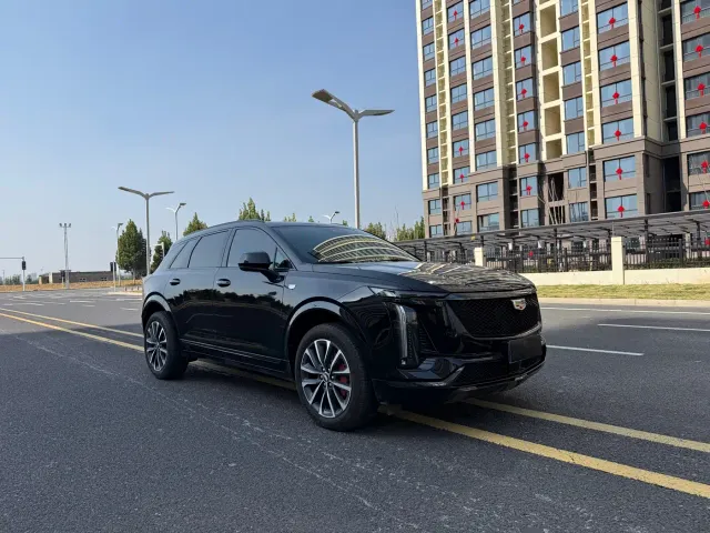 Фотография автомобиля — Cadillac XT5