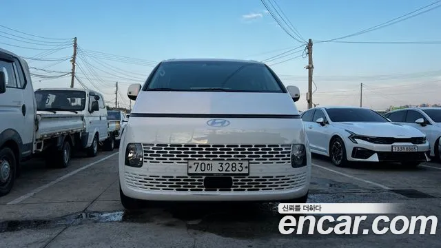 Фотография автомобиля — Hyundai Staria
